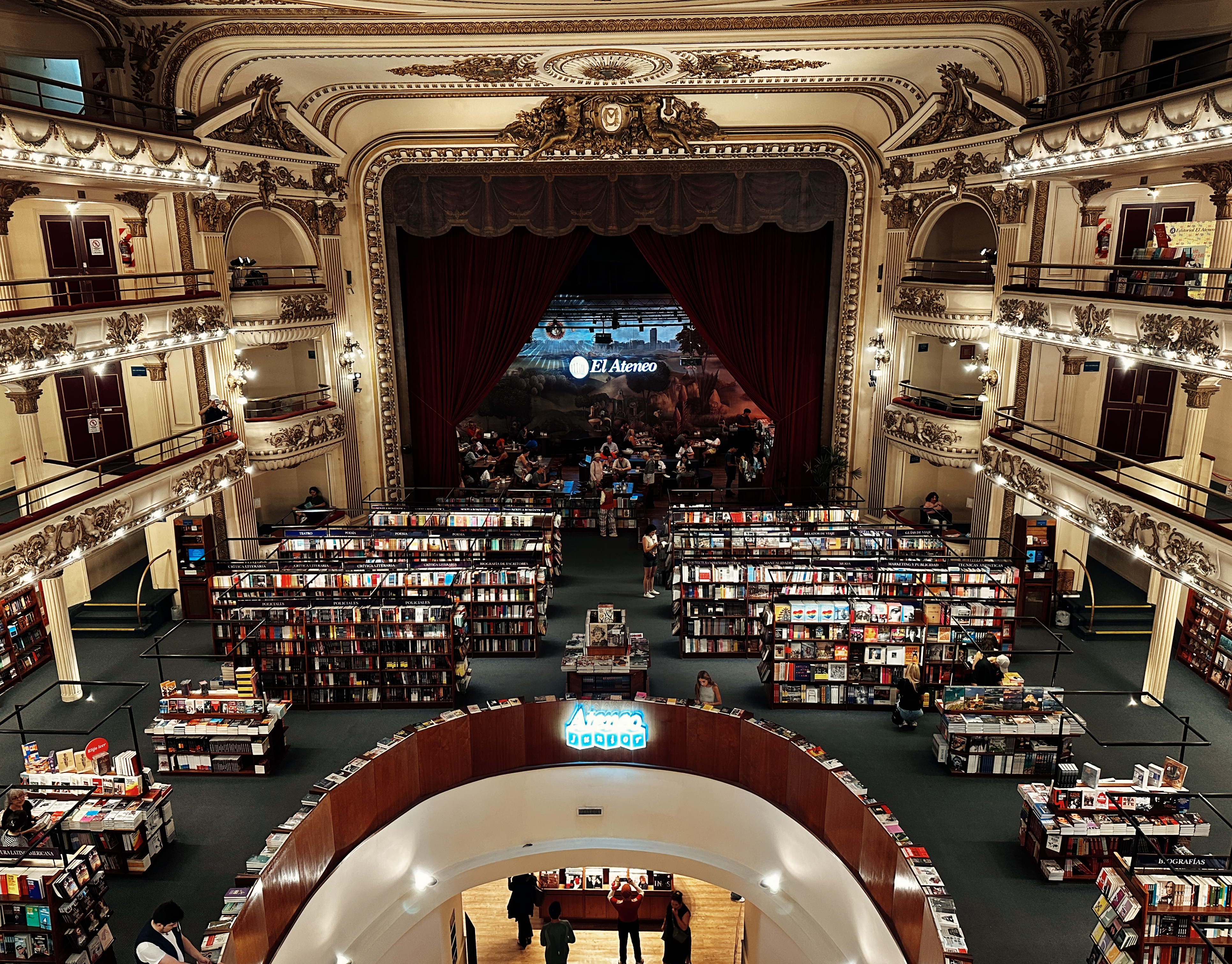 Photo of the inside of El Ateneo Grand Splendid